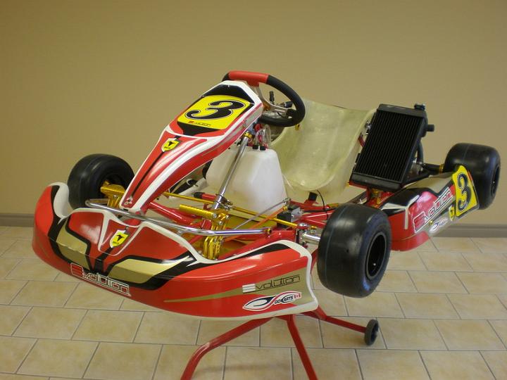 Evolution_Karts/PB070184